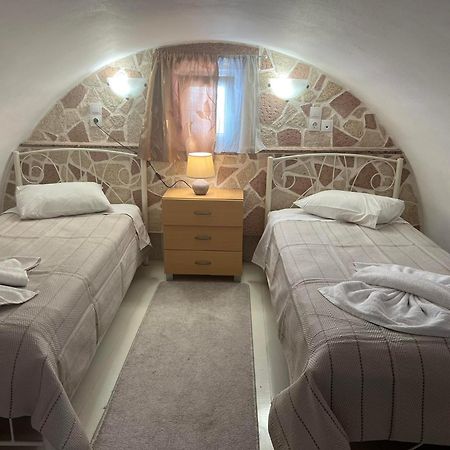 Wisteria Apartments Karterádosz Kültér fotó