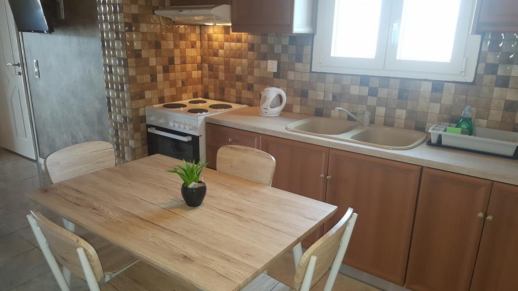 Wisteria Apartments Karterádosz Kültér fotó