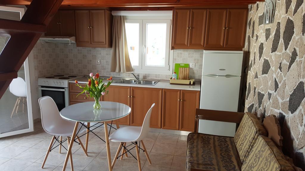 Wisteria Apartments Karterádosz Kültér fotó